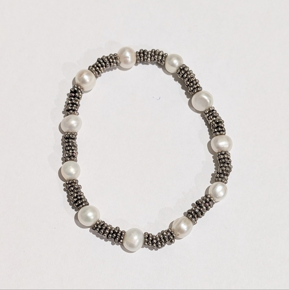 Beautiful 8mm Ivory Color Genuine Baroque Freshwater Pearls 7" Stretch Bracelet